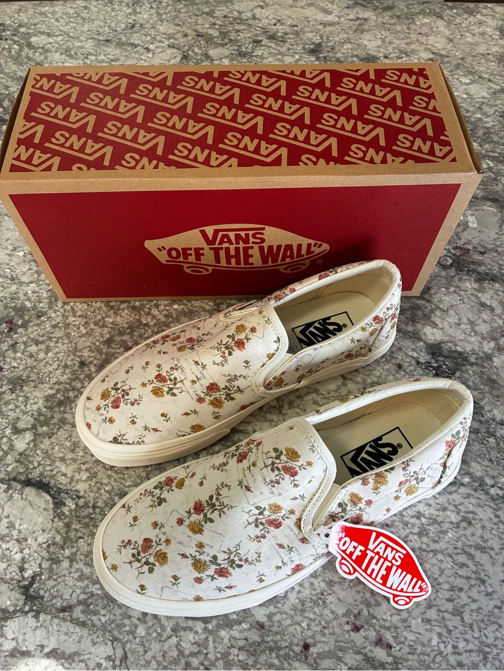 Women’s Vans Cream Slip-On Sneakers with Floral/Marshmallow  print - Picture 2 of 16
